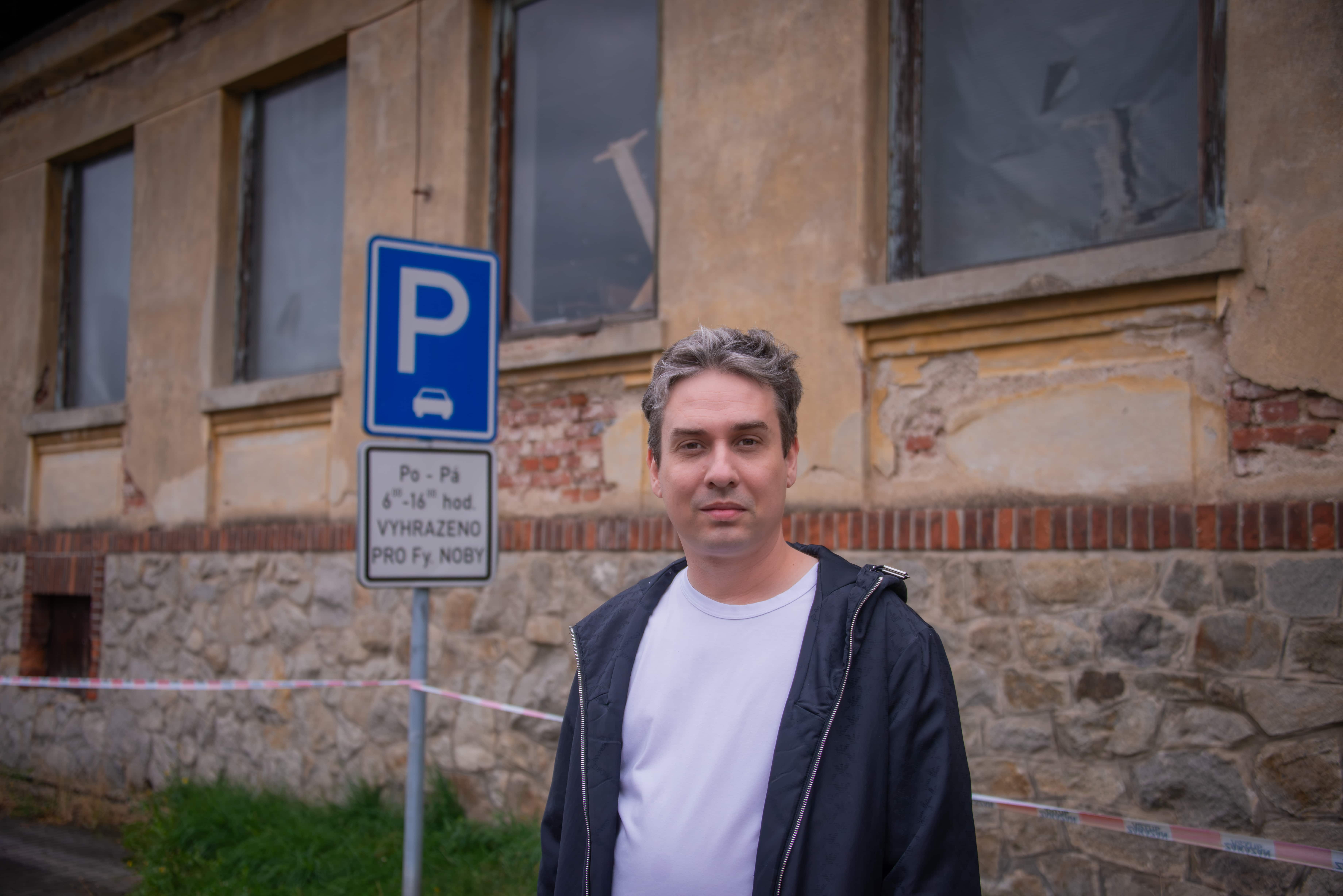 Leoš Tomíček